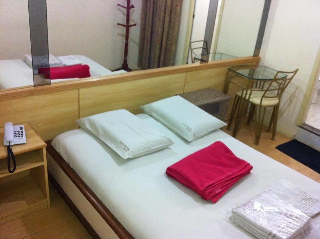Hotel Oyo Girassol Carioca Rio de Janeiro Esterno foto